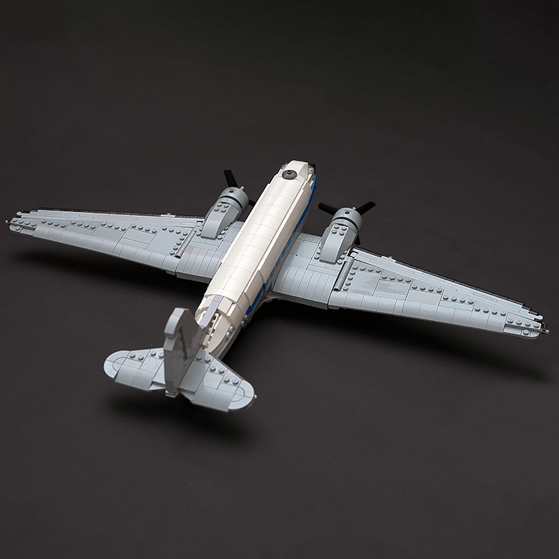 Gobricks MOC-132701 - Douglas DC-3 - vue 3 | Power Blockz