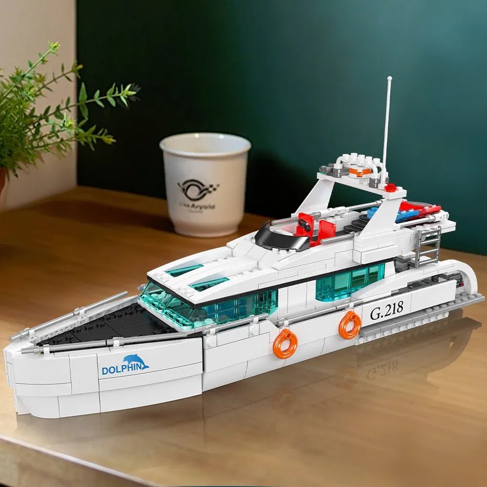 Mould King 10218 - White Dolphin Yacht - vue 2 | Power Blockz