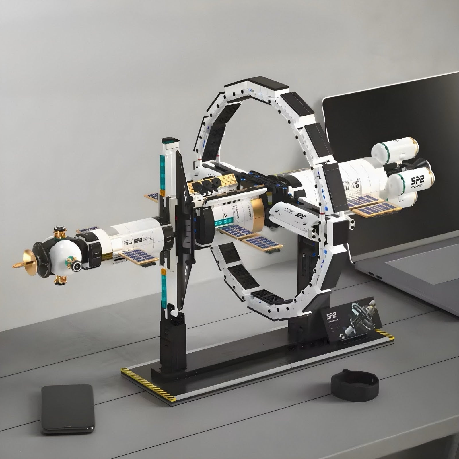 Tuomu T5006 - Modular Orbital Space Station - vue 3 | Power Blockz