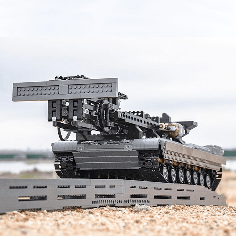 Mould King 20002 - Remote Controlled Abrams Bridge Layer - vue 15 | Power Blockz