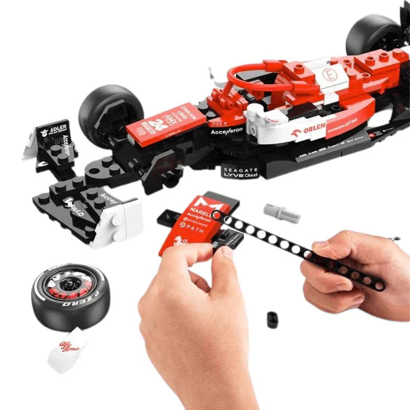 Rastar 94400 - Official Alfa Romeo F1 C42 - vue 8 | Power Blockz