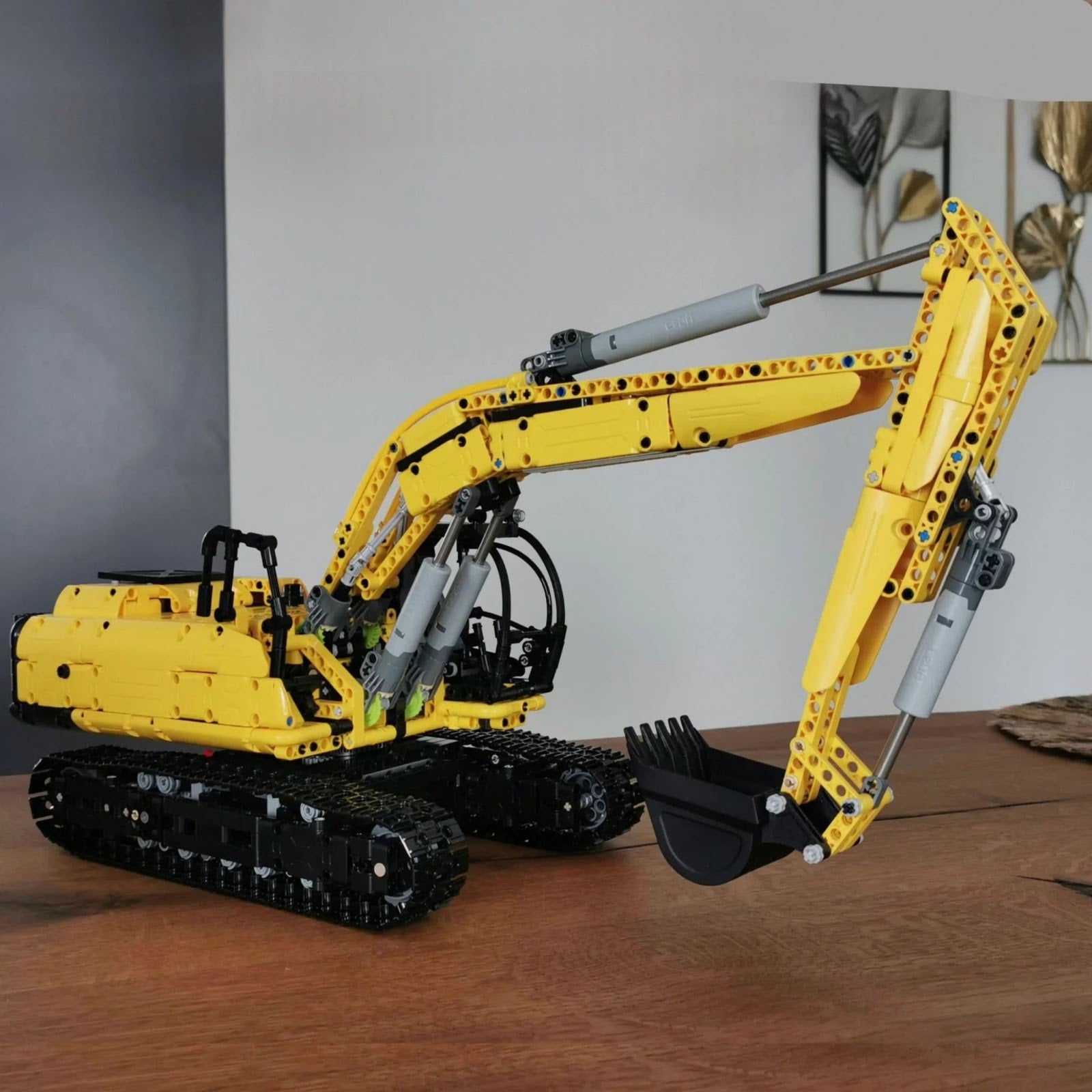 Mould King 13112 - RC Heavy-Duty Excavator - vue 5 | Power Blockz
