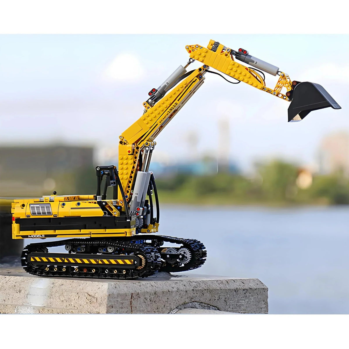 Mould King 13112 - RC Heavy-Duty Excavator - vue 3 | Power Blockz