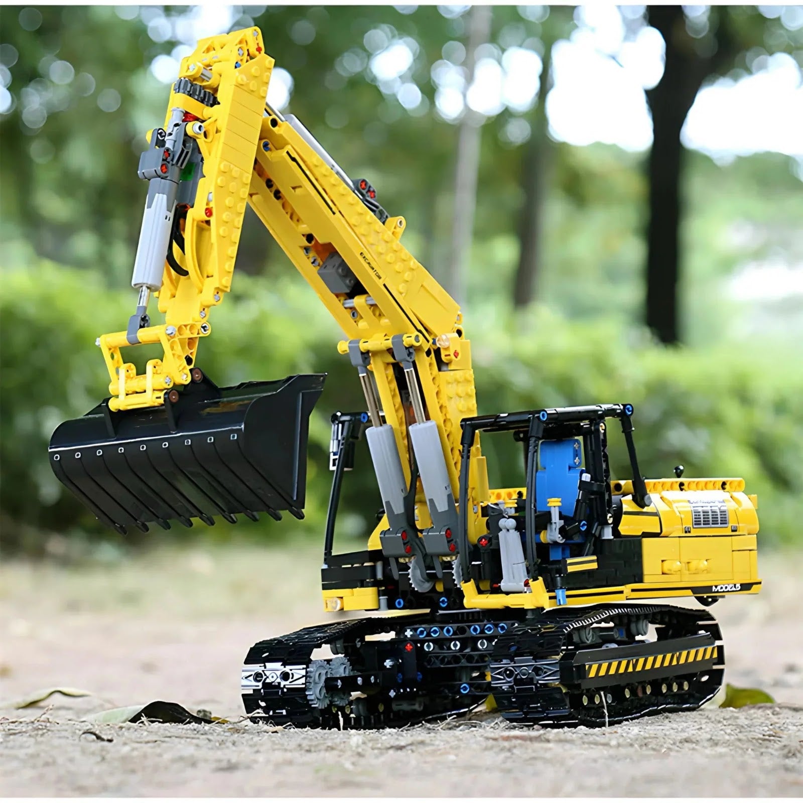 Mould King 13112 - RC Heavy-Duty Excavator - vue 2 | Power Blockz