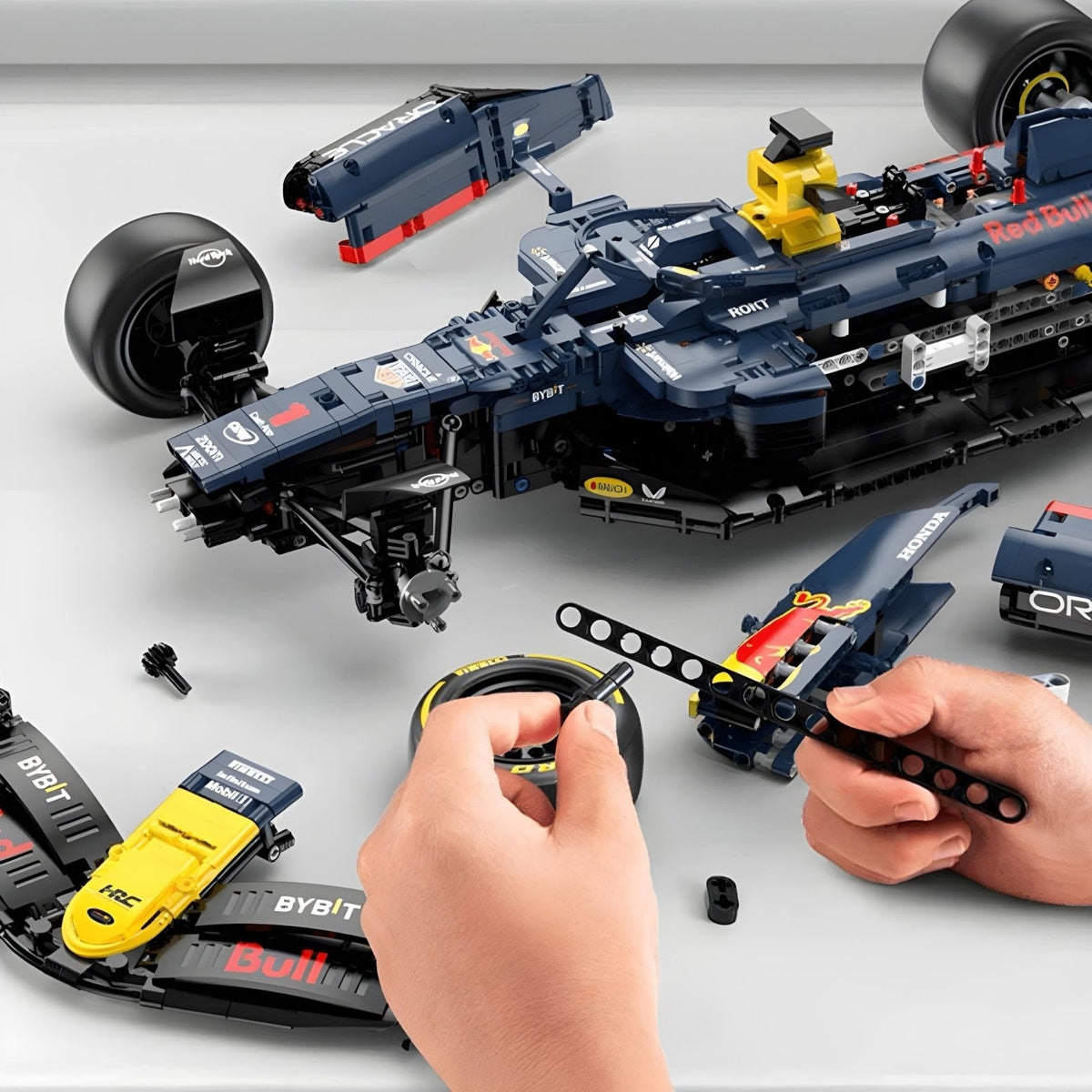 Rastar 92400 - 2023 RB19 Formula 1 Racer - vue 15 | Power Blockz