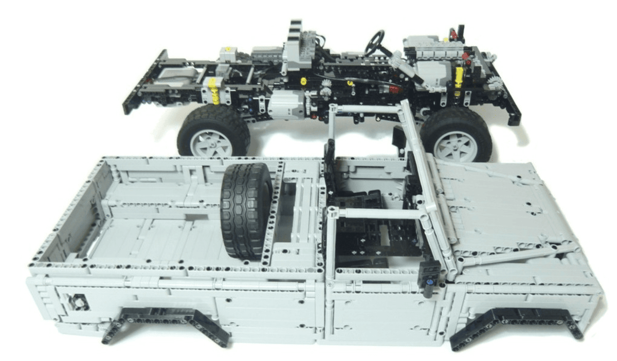 Lepin 23003 - Remote Controlled SUV - vue 6 | Power Blockz