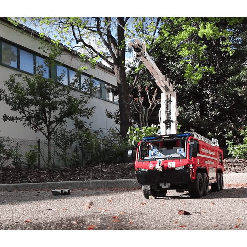 Mould King 19004S - Pneumatic Airport Rescue Truck - vue 5 | Power Blockz