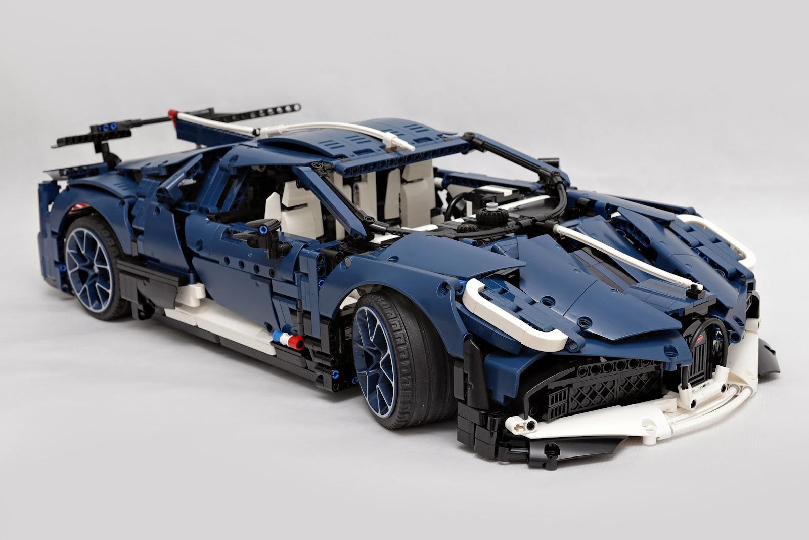Mould King 13125 - Aerodynamic W16 Chiron Hyper Beast - vue 7 | Power Blockz
