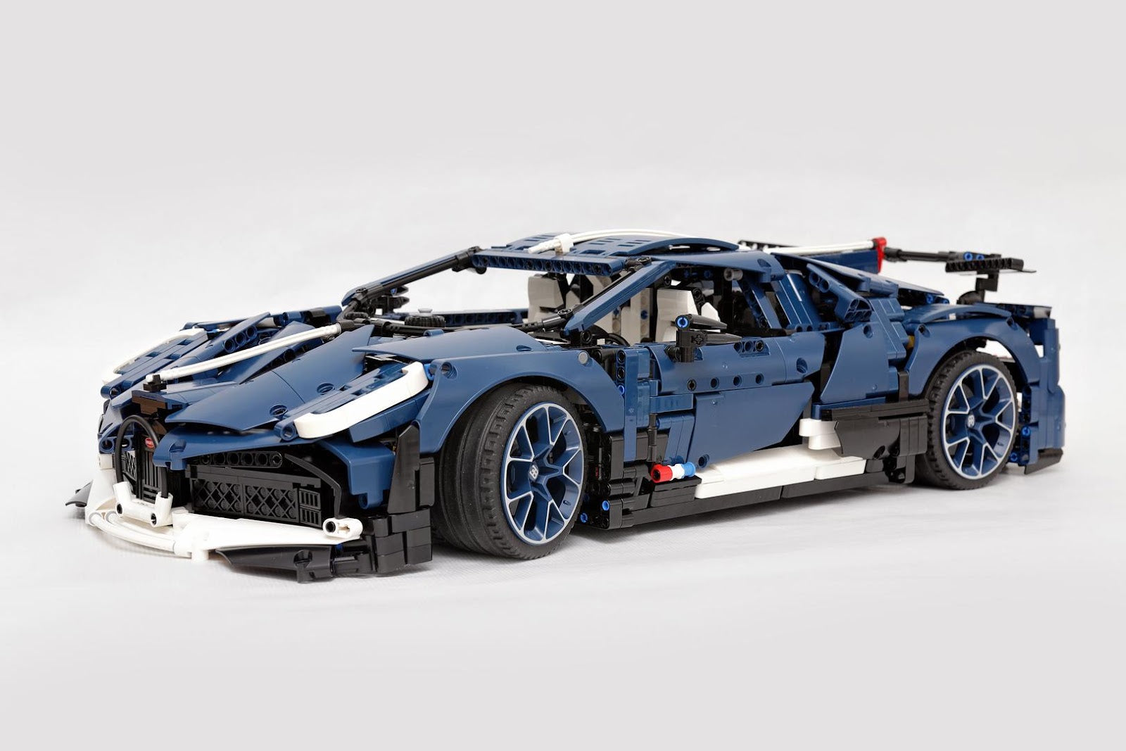 Mould King 13125 - Aerodynamic W16 Chiron Hyper Beast - vue 11 | Power Blockz