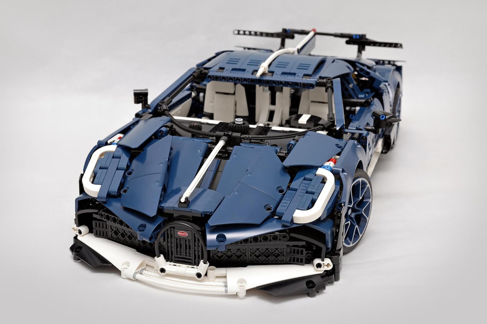 Mould King 13125 - Aerodynamic W16 Chiron Hyper Beast - vue 8 | Power Blockz
