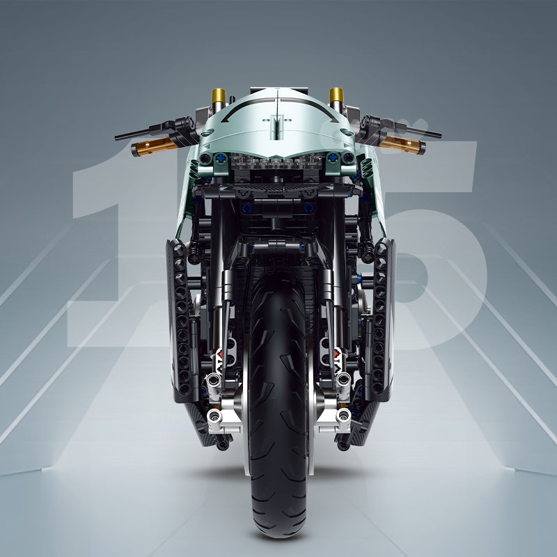 60505 - Ironpath 1:5 Grand Touring Motorcycle - View 6 | Power Blockz