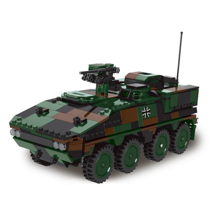 Xingbao XB-06043 Gtk Boxer - 753pcs building blocks set - front view | Power Blockz