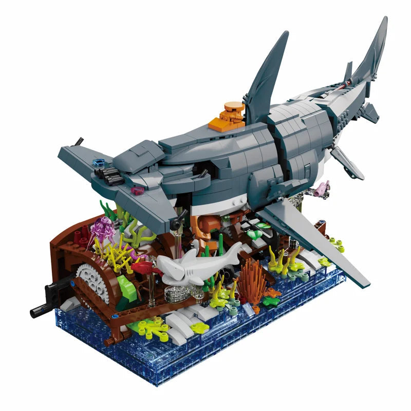 Qizhile 90049 Hammerhead Shark - 1144pcs building blocks set - front view | Power Blockz
