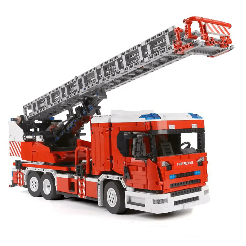 Mould King 17022 Ladder Firefighting Truck - 4886pcs building blocks set - front view | Power Blockz